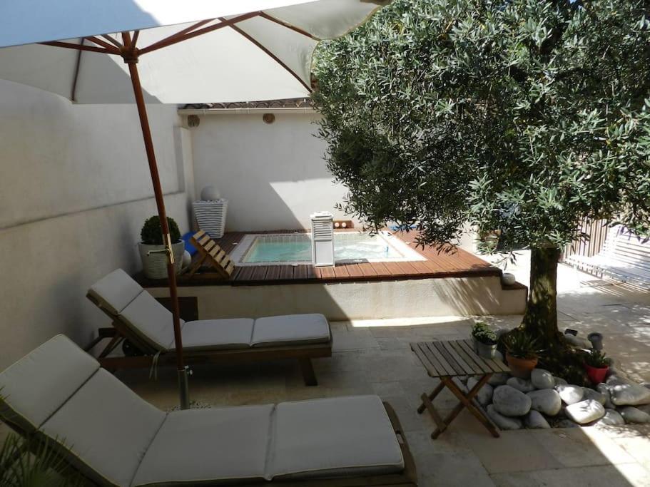 Le Maset des Aires: Luberon Views with Summer Jacuzzi Maubec  Exterior photo